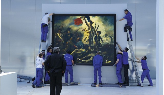La-Liberte-guidant-le-peuple-vandalise-le-Louvre-rassure